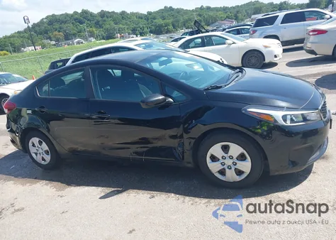 2017 Kia Forte Lx z USA, uszkodzony, nr VIN 3KPFK4A74HE159940